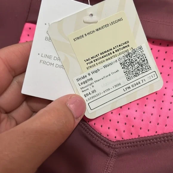 Dark pink and neon Fabletics leggings - Picture 4 of 13